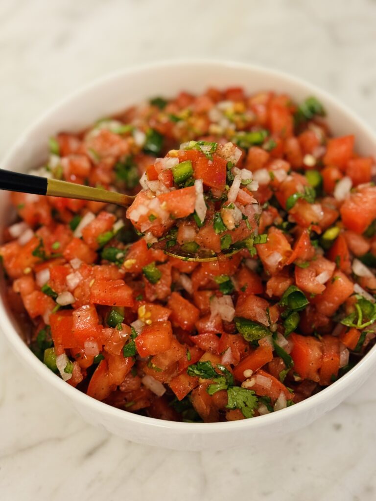 Pico de gallo - All you need are 6 simple ingredients for this DELICIOUS appetizer | https://sunshineanddill.com/